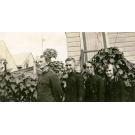 Photograph of Harry, Margaret and their children Gordon and Edna Pettet.