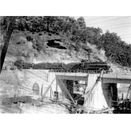 Testing the new Hawkesbury River Railway Bridge