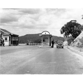 Toll barriers at Mooney Mooney Point, Hawkesbury River Road Bridge