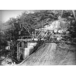 Building the south end of the Hawkesbury Railway Bridge