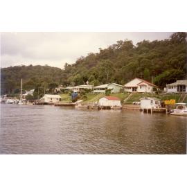 Houses on Hawkesbury River