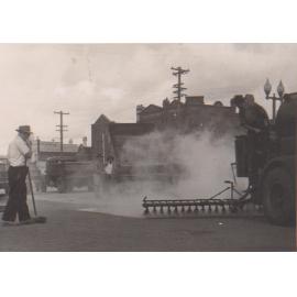 Sealing the Pacific Highway near the Hornsby War Memorial.