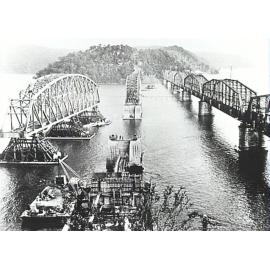 Moving the span of Second Hawkesbury River Railway Bridge into place