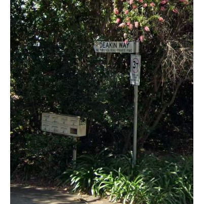 Deakin Way