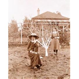 Annie and Elinor Wray