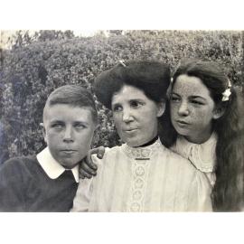 John, Annie and Ellie Wray