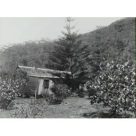 Ku-ring-gai Chase, Mr F.W. Jackson's Cottage at the Basin