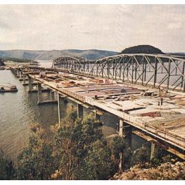 Construction of the F3 over the Hawkesbury River