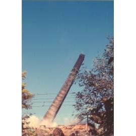 Thornleigh Brickworks, demolition of chimney 1980