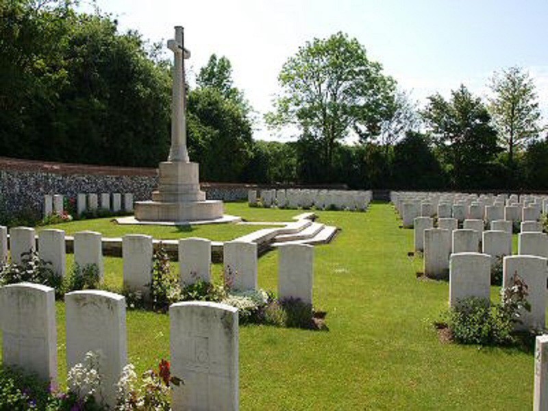 Quarry Cemetery, Montauban, France