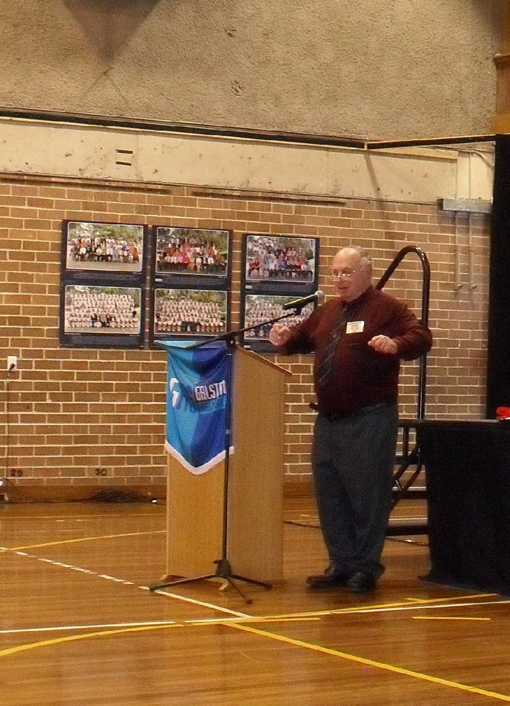 Tom Richmond speaking at the Galston High School 40th Anniversary in 2014. 